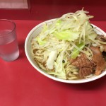 一之江デカ盛り!「ラーメン二郎」で大盛りラーメン豚5枚!野菜増し!