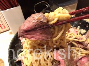新宿歌舞伎町デカ盛りローストビーフ油そばビースト肉増しキング450g麺大盛り27