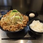 府中市デカ盛り!「麺創研　紅」でみそラーメン”メガ盛り（麺大盛り・肉2倍・野菜3倍）”!