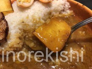 デカ盛り燻製カレーくんかれ人形町本店水天宮前超ドカ盛り大盛り特許大久保恵比寿トッピング日本橋世界初全部のせ有名人気ランチディナー