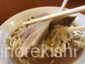 デカ盛りチャーシューメンラーメンらあめん満来まんらい新橋店舗内幸町大盛り巨大分厚い有名人気ほりうち麺スープ納豆メンマ新宿西口メニューこだわりざる5