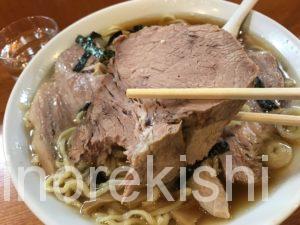 デカ盛りチャーシューメンラーメンらあめん満来まんらい新橋店舗内幸町大盛り巨大分厚い有名人気ほりうち麺スープ納豆メンマ新宿西口メニューこだわりざる11