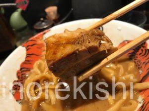 デカ盛りラーメン秋葉原麺屋武蔵巌虎いわとら拳肉メニュー特盛進撃の歴史