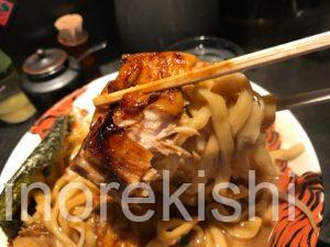 デカ盛りラーメン秋葉原麺屋武蔵巌虎いわとら拳肉メニュー特盛進撃の歴史