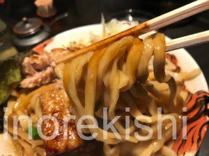 デカ盛りラーメン秋葉原麺屋武蔵巌虎いわとら拳肉メニュー特盛進撃の歴史