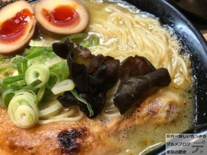 巨大チキンチャーシュー秋葉原鶏王けいすけ鶏白湯ラーメン味玉入り大盛りTKGメニューもやしデカ盛り進撃の歴史