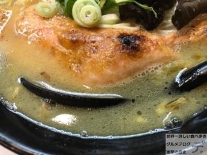 巨大チキンチャーシュー秋葉原鶏王けいすけ鶏白湯ラーメン味玉入り大盛りTKGメニューもやしデカ盛り進撃の歴史