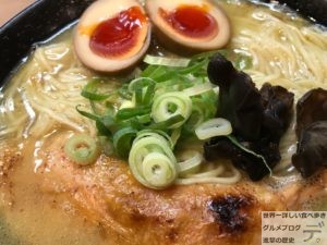 巨大チキンチャーシュー秋葉原鶏王けいすけ鶏白湯ラーメン味玉入り大盛りTKGメニューもやしデカ盛り進撃の歴史