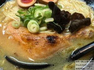 巨大チキンチャーシュー秋葉原鶏王けいすけ鶏白湯ラーメン味玉入り大盛りTKGメニューもやしデカ盛り進撃の歴史