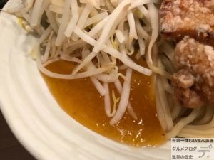 デカ盛りつけ麺旨辛ラーメン表裏水道橋店DXデラックスメニュー大盛り野菜増しピリ辛メガ盛り進撃の歴史