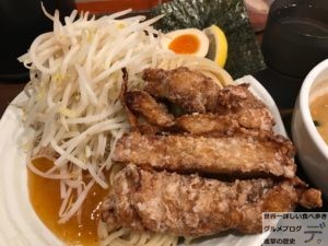 デカ盛りつけ麺旨辛ラーメン表裏水道橋店DXデラックスメニュー大盛り野菜増しピリ辛メガ盛り進撃の歴史