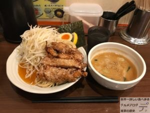 デカ盛りつけ麺旨辛ラーメン表裏水道橋店DXデラックスメニュー大盛り野菜増しピリ辛メガ盛り進撃の歴史