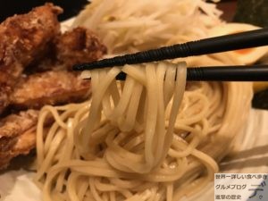 デカ盛りつけ麺旨辛ラーメン表裏水道橋店DXデラックスメニュー大盛り野菜増しピリ辛メガ盛り進撃の歴史