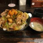 【話題グルメ】「伝説のすた丼屋」で超ニンニクすた丼・肉飯増し!