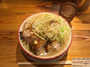 日本橋デカ盛りらーめんバリ男ばりおbario豚増しラーメン野菜ニンニクメガ盛り進撃のグルメ