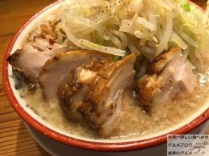 日本橋デカ盛りらーめんバリ男ばりおbario豚増しラーメン野菜ニンニクメガ盛り進撃のグルメ