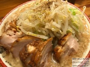 日本橋デカ盛りらーめんバリ男ばりおbario豚増しラーメン野菜ニンニクメガ盛り進撃のグルメ