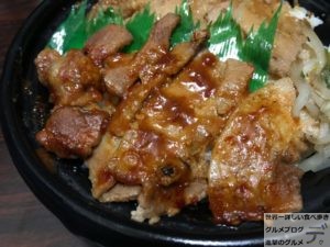 ファミマ炙り焼ダブル味噌豚丼100日間コンビニ弁当生活11日目ファミリーマートデカ盛り進撃のグルメ