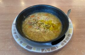 田舎風やわらかキャベツのスープ100日間サイゼリヤ生活47日目食べるスープデカ盛り進撃のグルメ