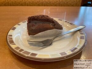 チョコレートケーキ100日間サイゼリヤ生活デザートメニューデカ盛り進撃のグルメ
