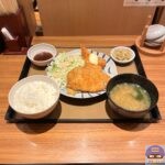 【やよい軒】ロースとんかつとエビフライの定食【定番メニュー】