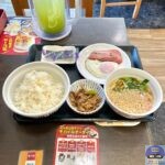 【なか卯】目玉焼き牛小鉢ベーコン朝食・ごはん大盛り・温小うどん変更【朝ごはん・朝食メニュー】